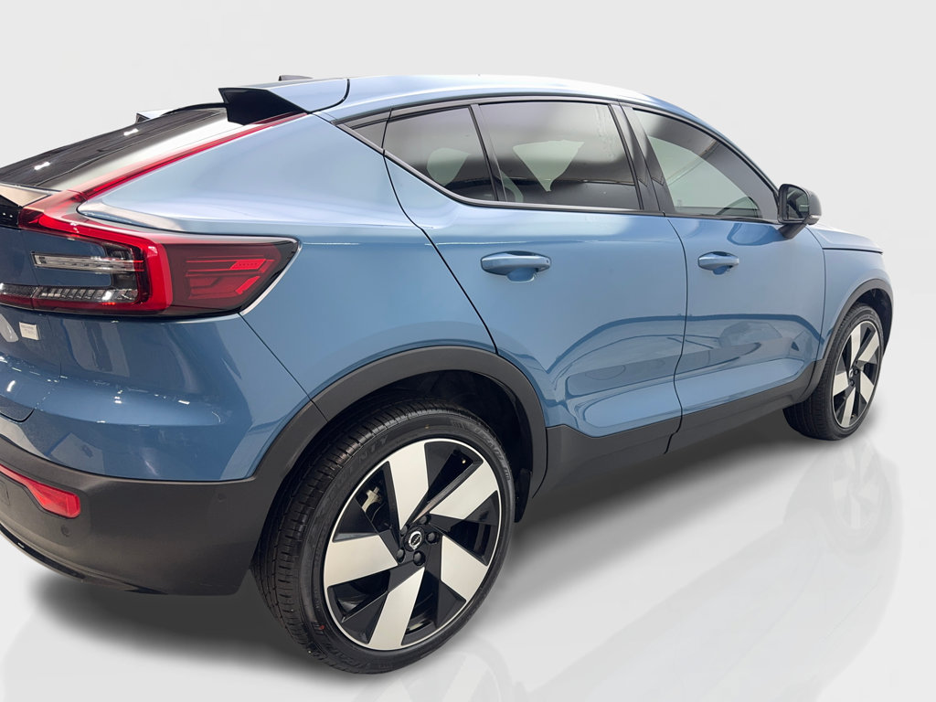 Used 2023 Volvo C40 P8 Recharge Ultimate AWD/4WD image 14