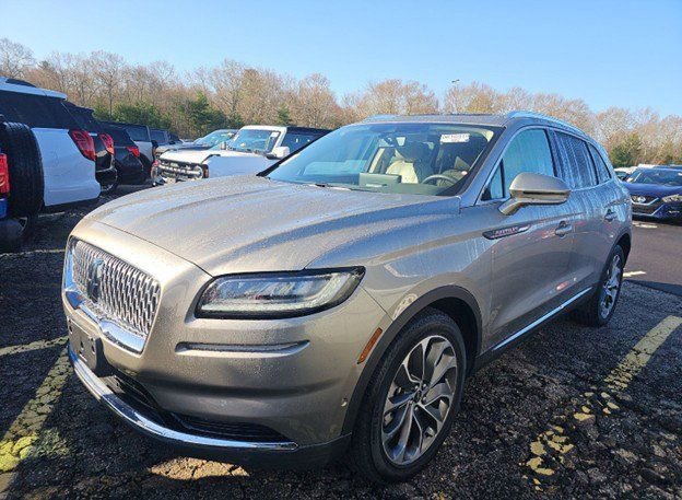 Used 2023 Lincoln Nautilus Reserve w/ Equipment Group 201A AWD/4WD image 2