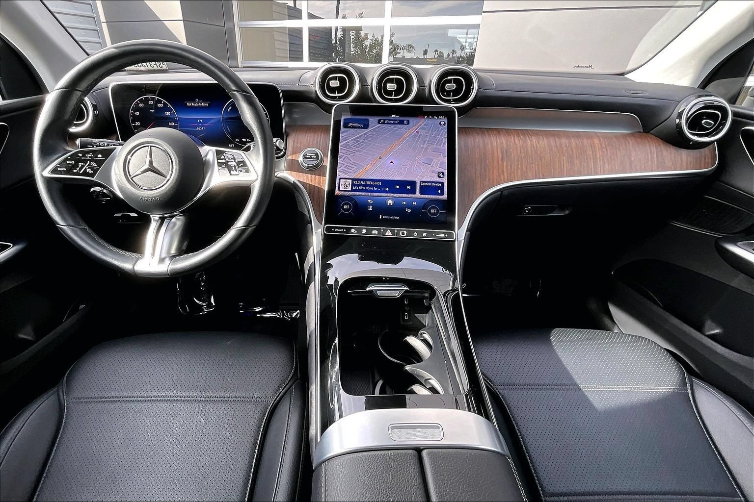 Used 2025 Mercedes-Benz GLC 350e 4MATIC image 15