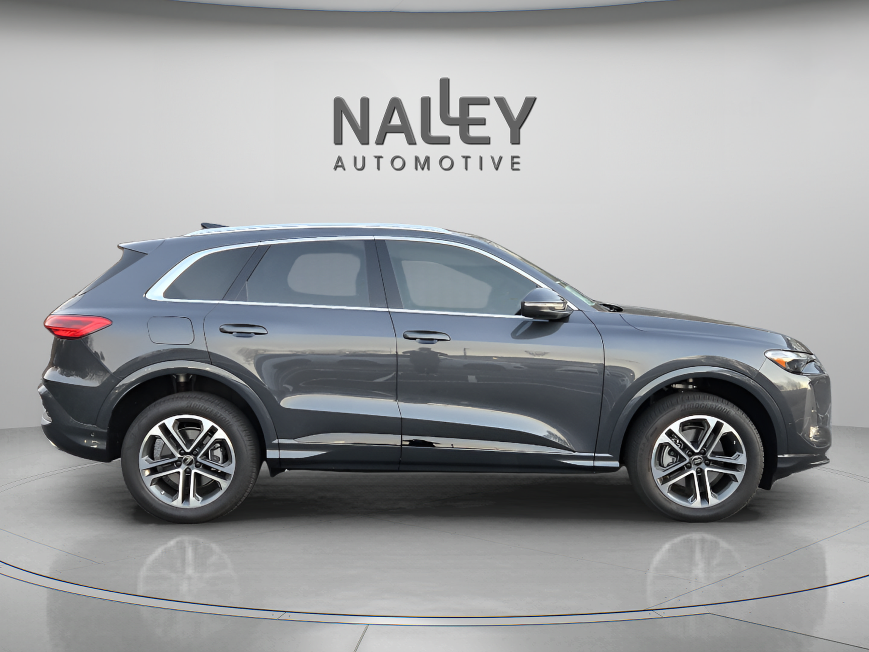 Used 2025 Audi Q5 Premium AWD/4WD image 6