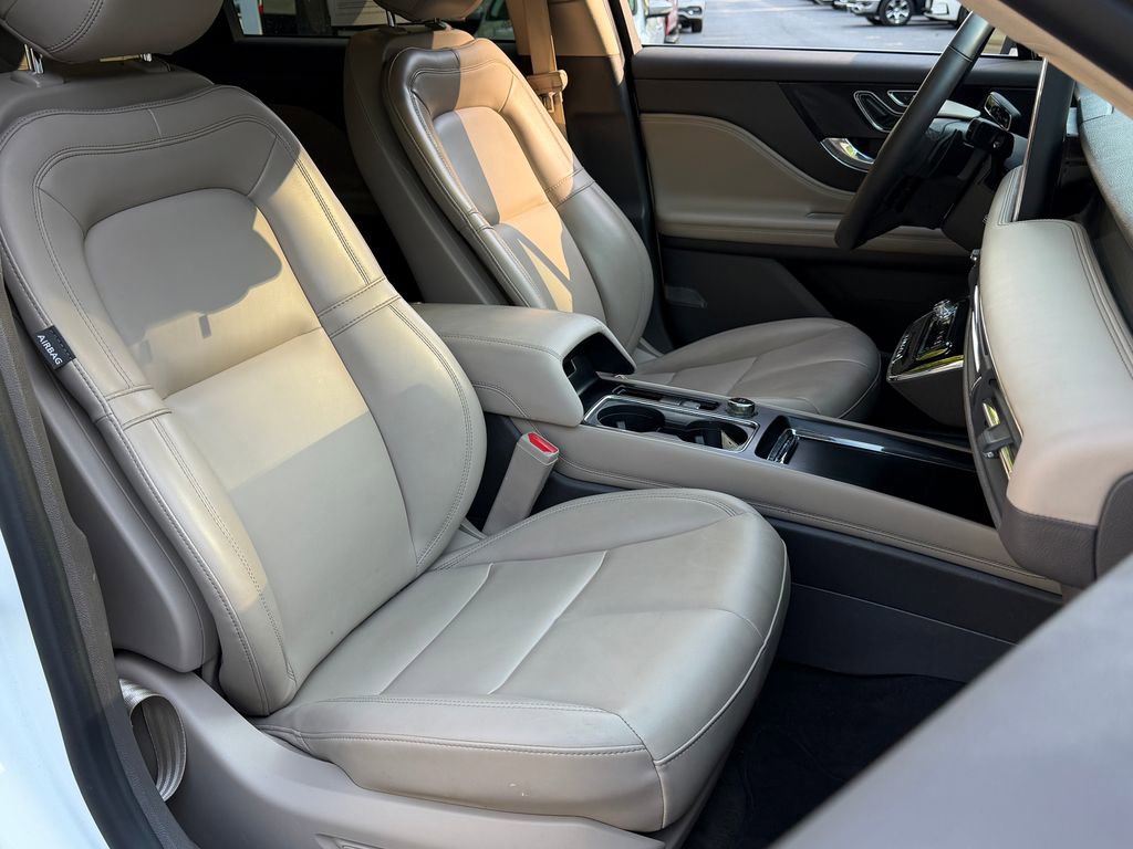 Used 2024 Lincoln Corsair AWD image 19