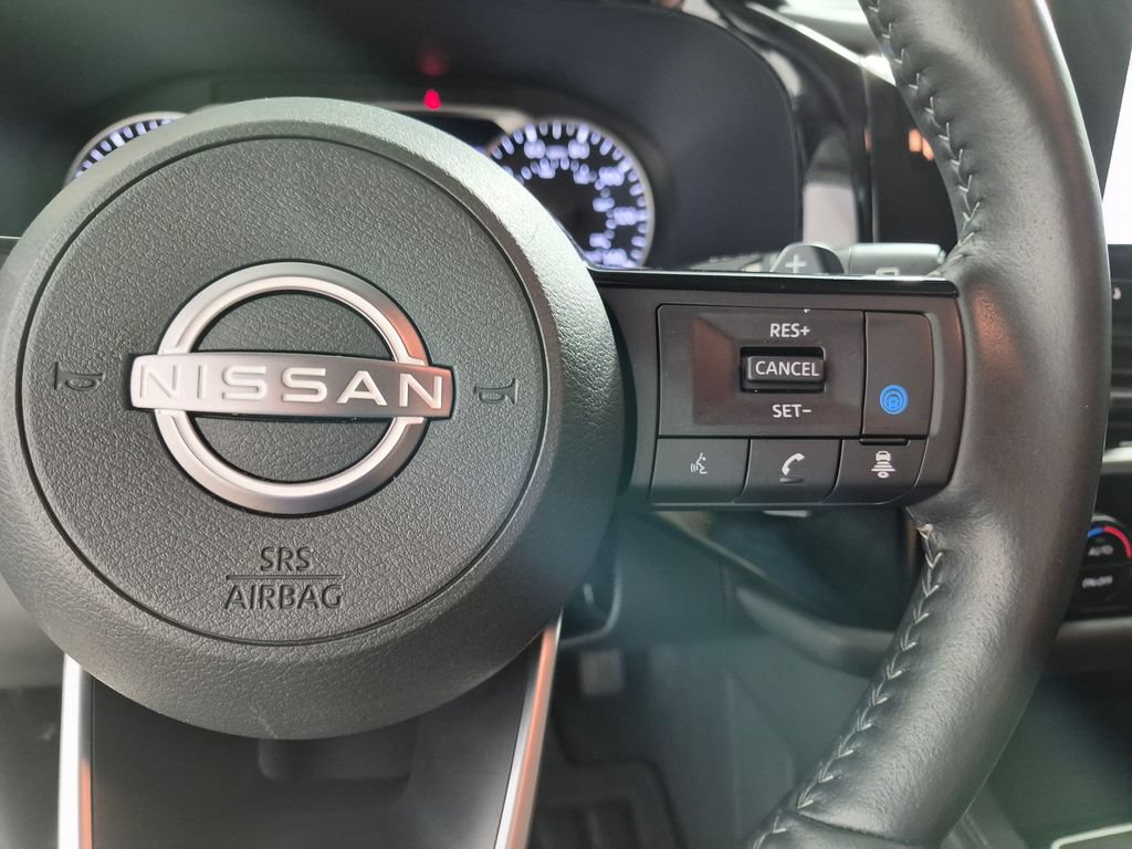 Used 2025 Nissan Pathfinder SL FWD image 15