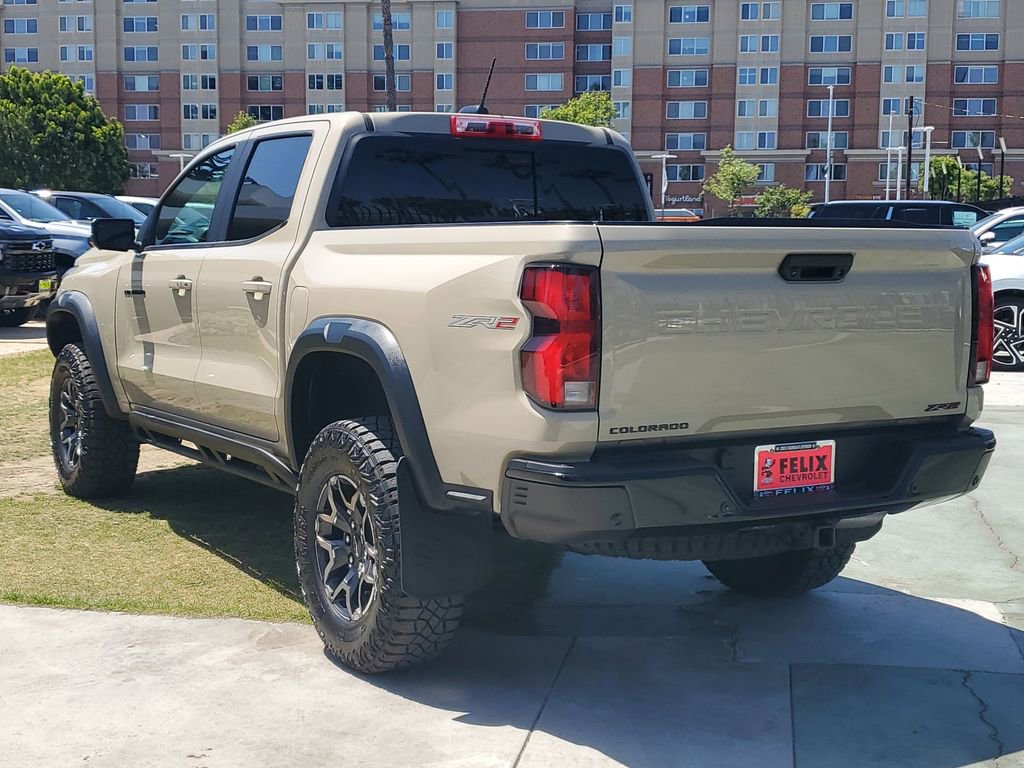 Used 2024 Chevrolet Colorado ZR2 w/ Technology Package AWD/4WD image 5