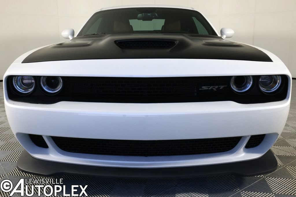Used 2016 Dodge Challenger SRT Hellcat RWD image 2