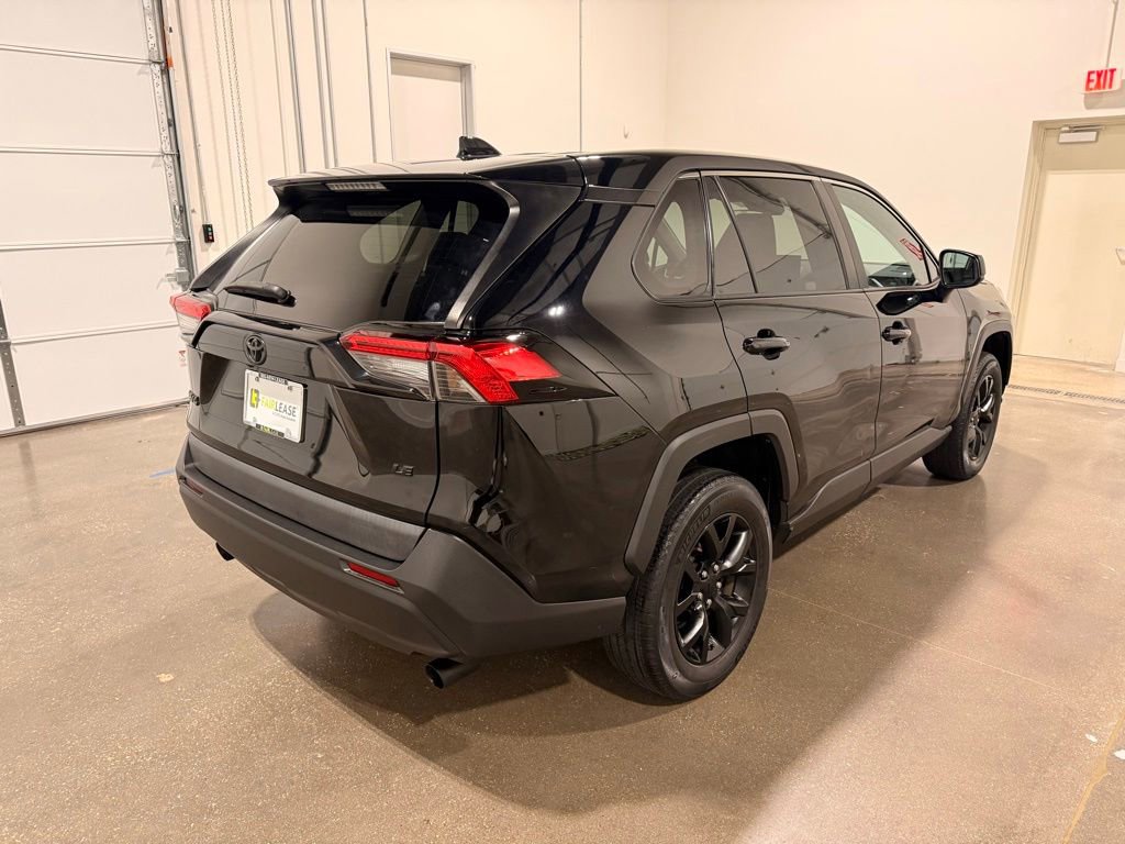 Used 2022 Toyota RAV4 LE FWD image 5