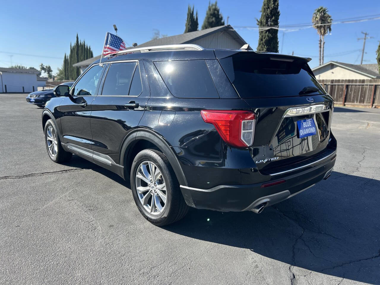 Used 2021 Ford Explorer Limited w/ Equipment Group 301A image 5