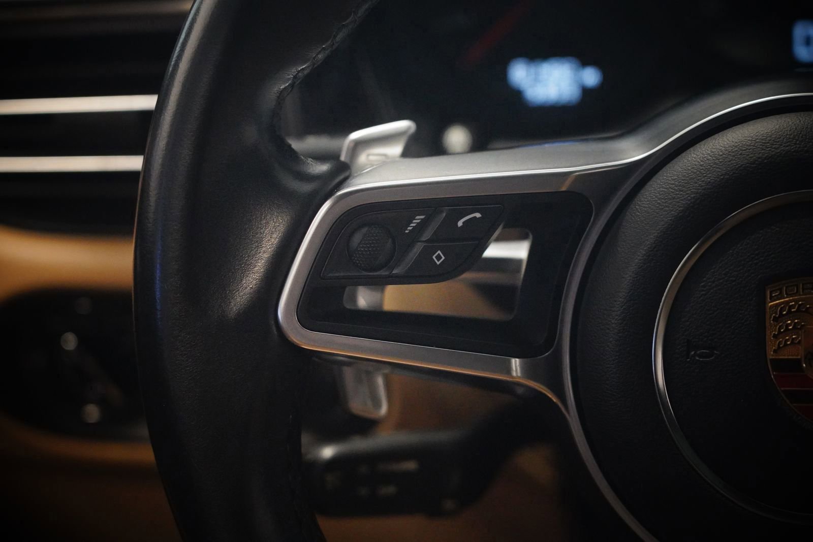 Used 2021 Porsche Macan image 17