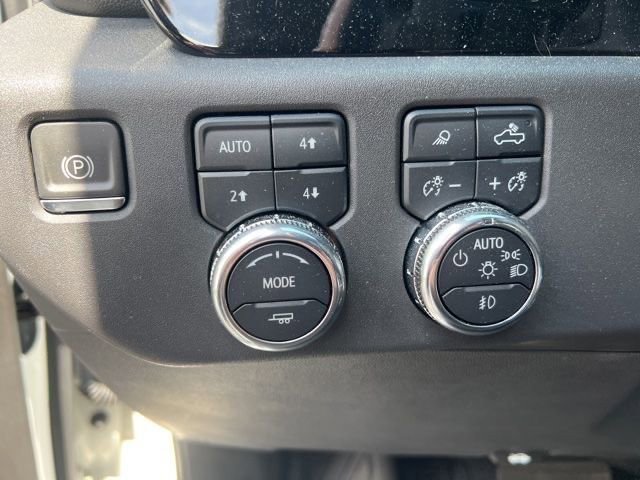 Used 2024 GMC Sierra 1500 SLT w/ SLT Premium Plus Package AWD/4WD image 18