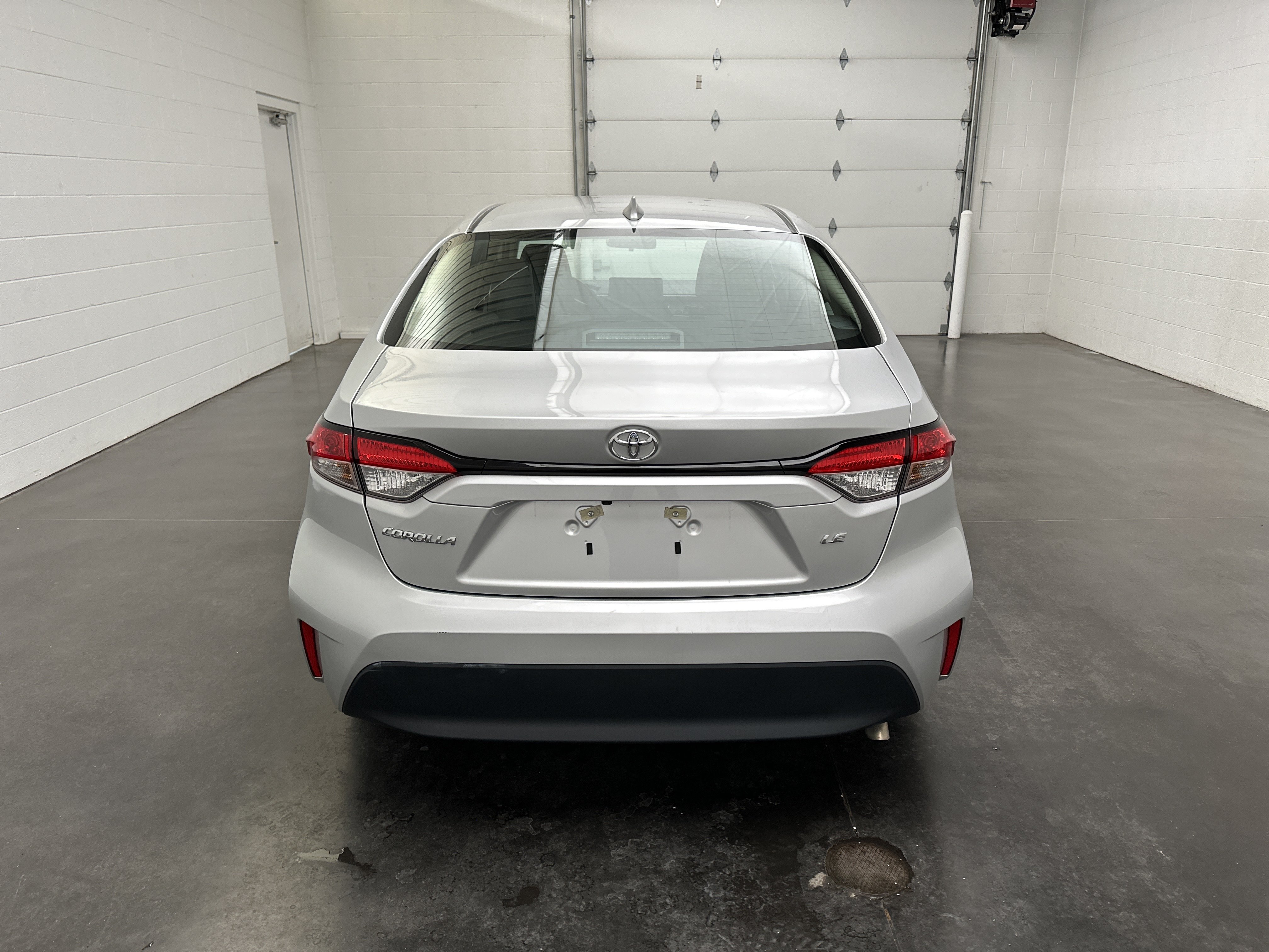 Used 2025 Toyota Corolla LE FWD image 7