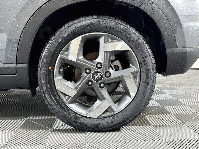 Certified 2025 Hyundai Venue SEL FWD image 43