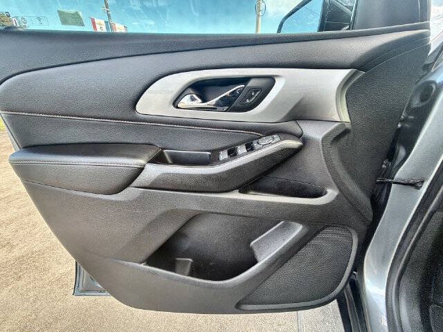 Used 2020 Chevrolet Traverse LS w/ LPO, Floor Liner Package FWD image 21