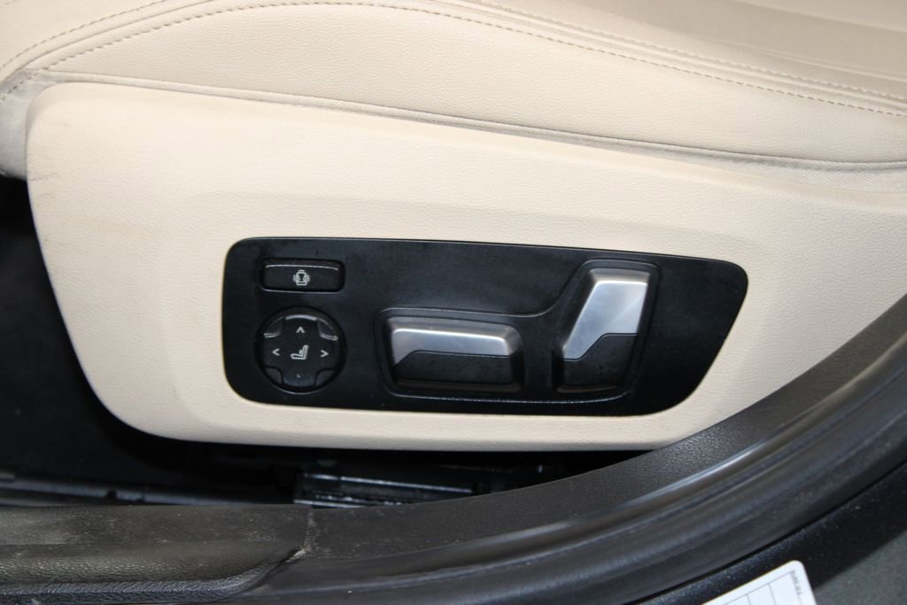 Used 2019 BMW 330i xDrive Sedan image 18