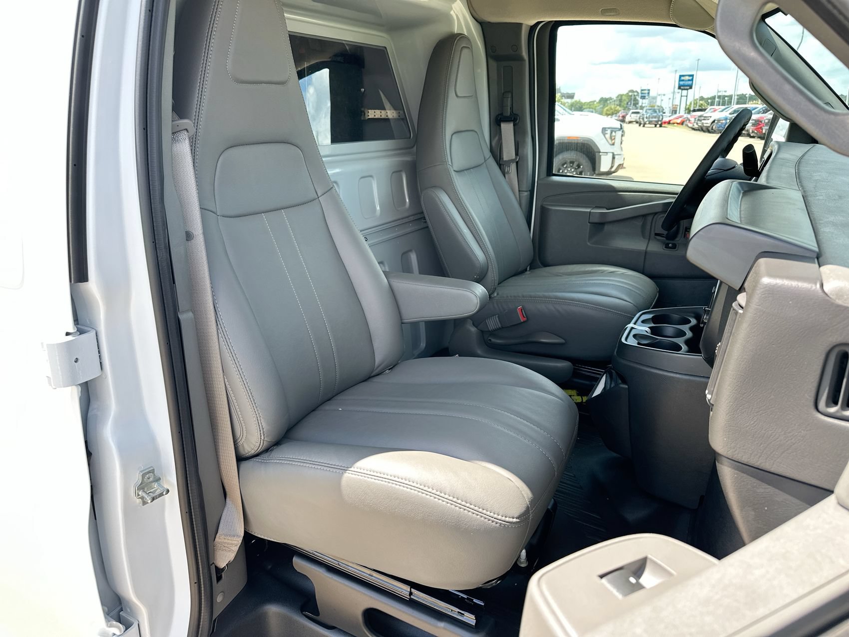 New 2026 Chevrolet Express 2500 w/ Driver Convenience Package RWD image 25