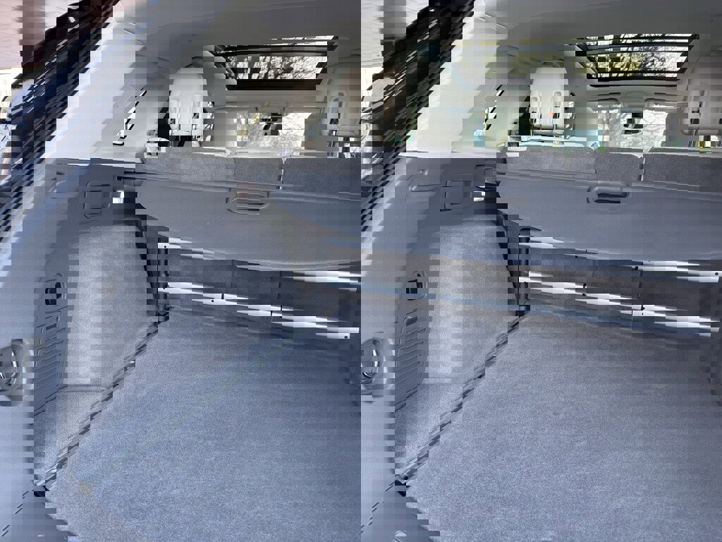 Used 2017 Cadillac XT5 Luxury w/ Driver Awareness Package image 8