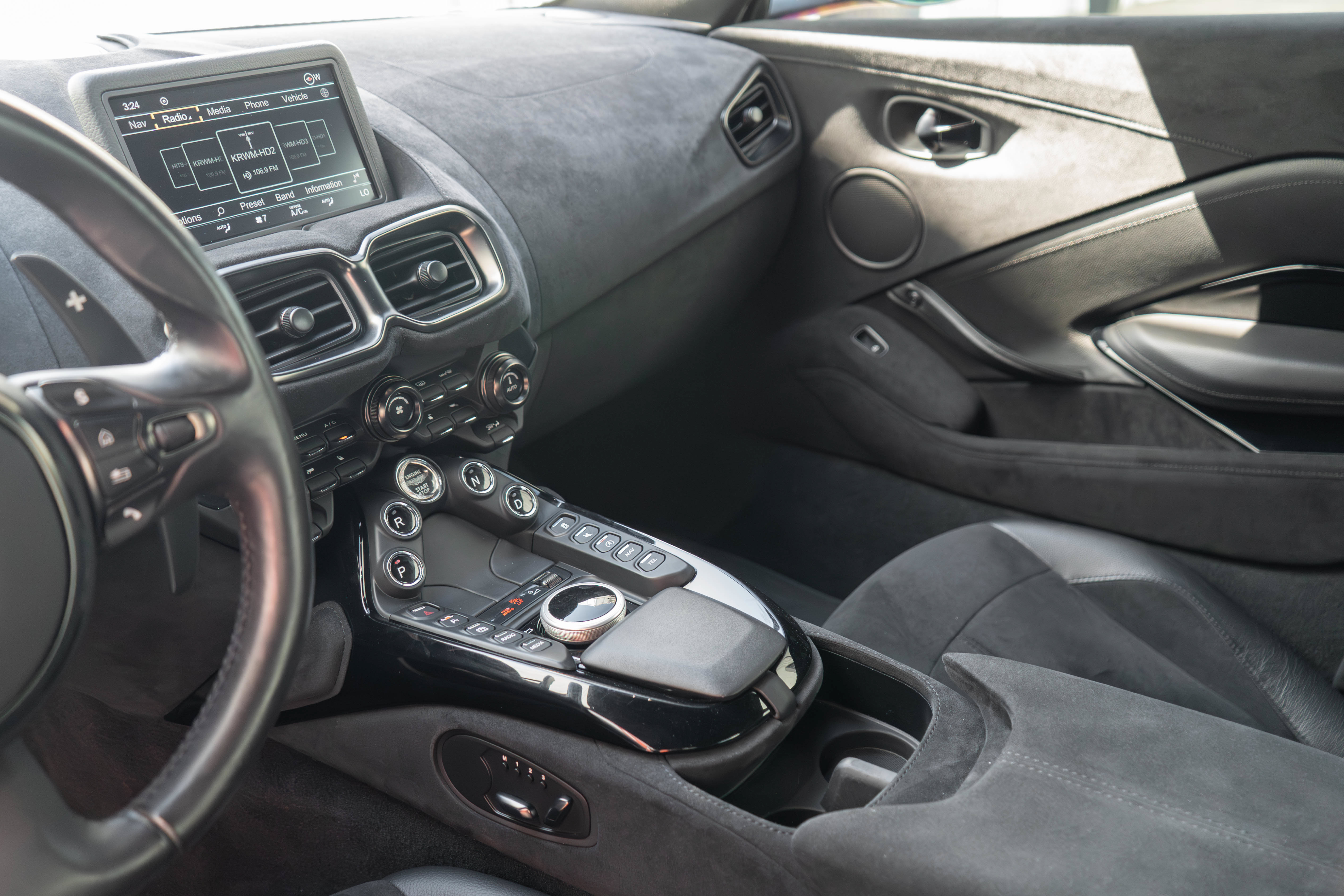 Used 2021 Aston Martin V8 Vantage Coupe RWD image 10