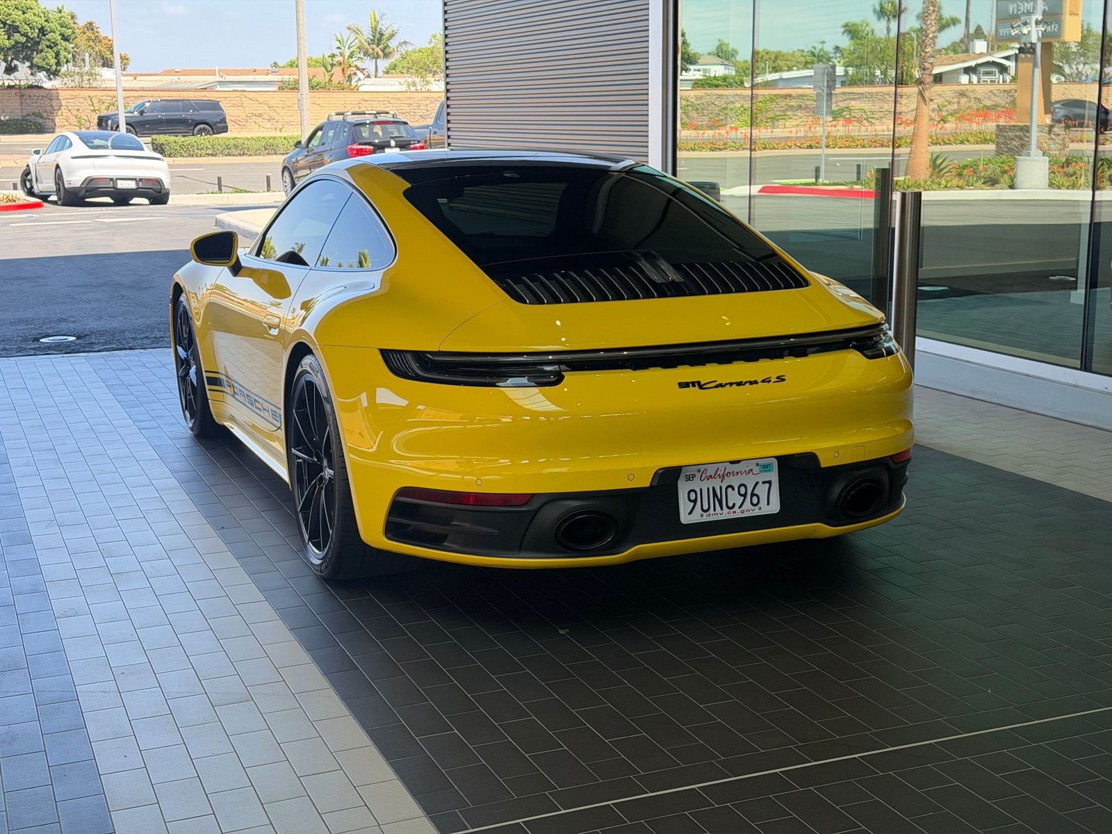 Certified 2023 Porsche 911 Carrera 4S AWD/4WD image 10