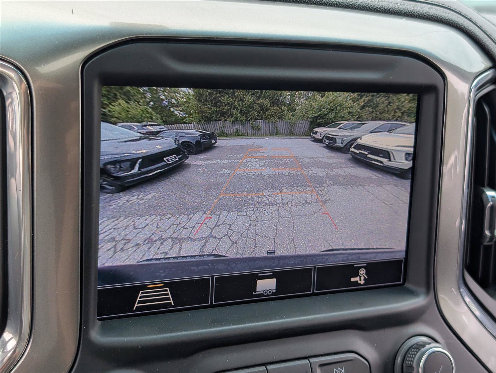 Used 2020 Chevrolet Silverado 1500 LT Trail Boss AWD/4WD image 30
