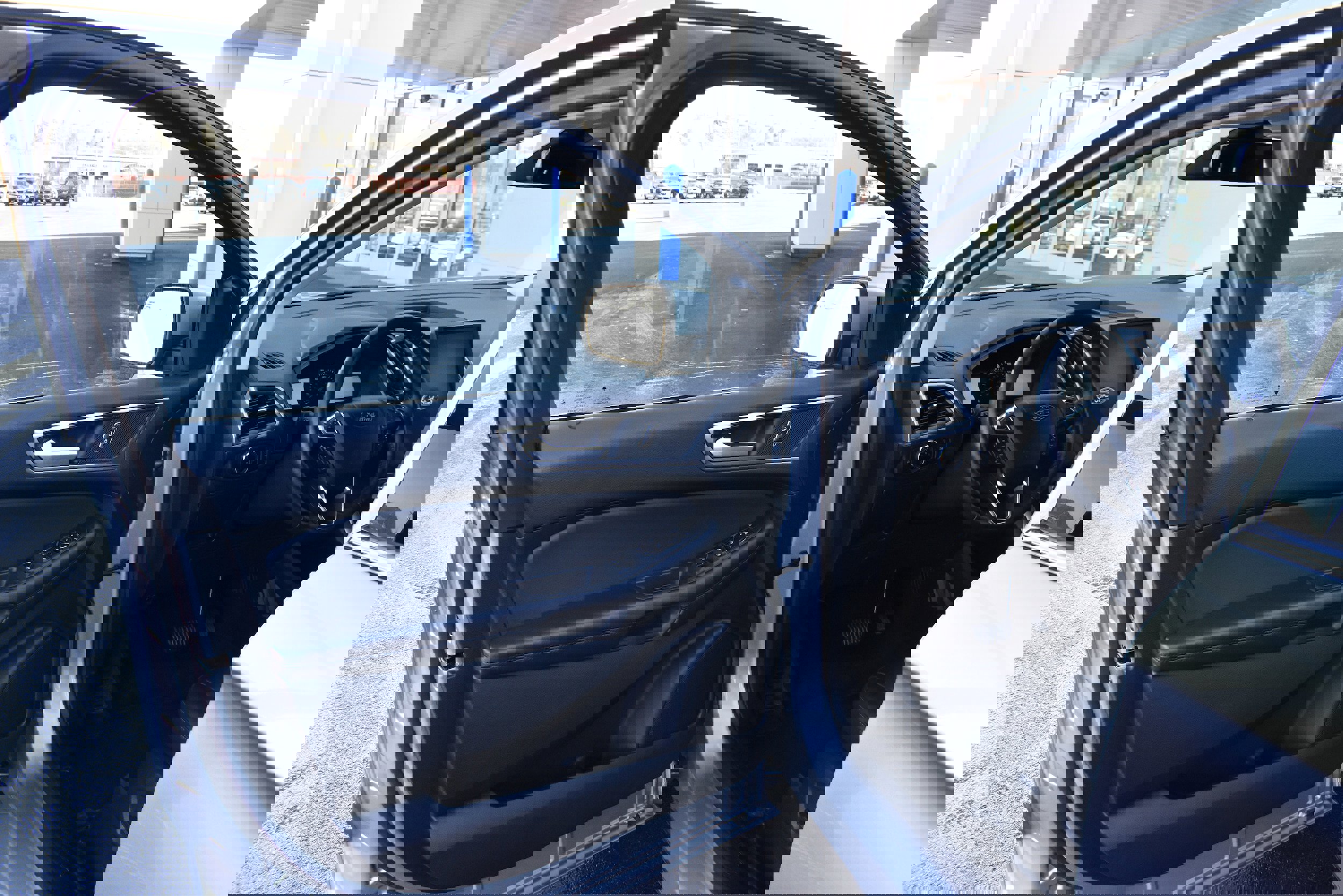 Used 2024 Ford Edge SEL image 13