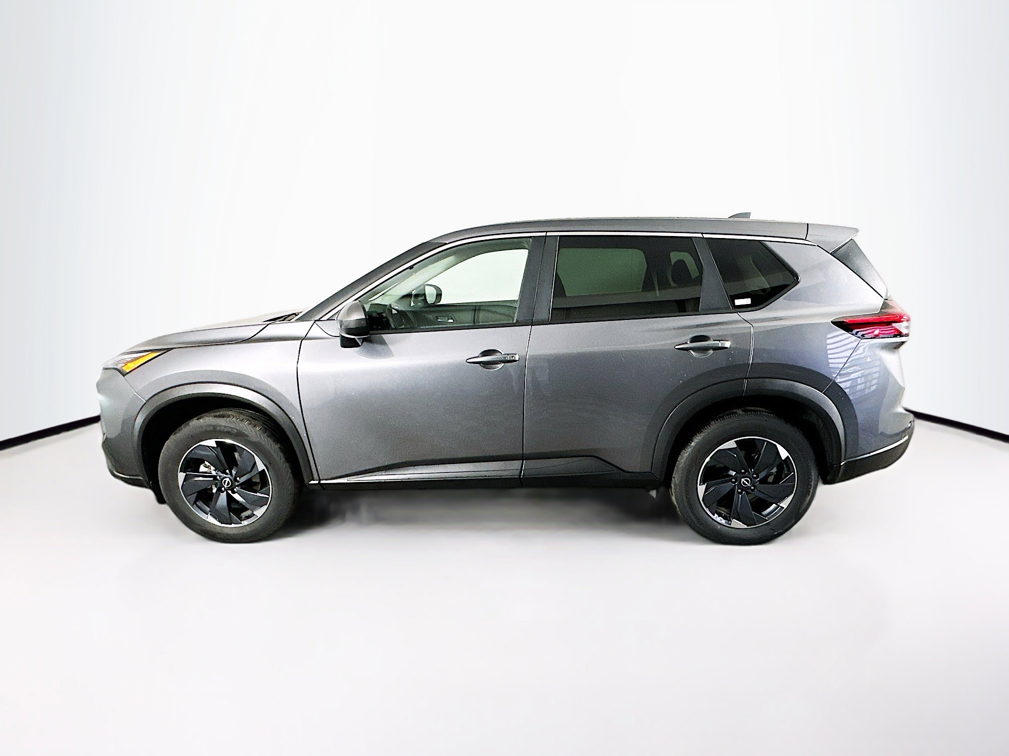 Used 2025 Nissan Rogue SV image 4