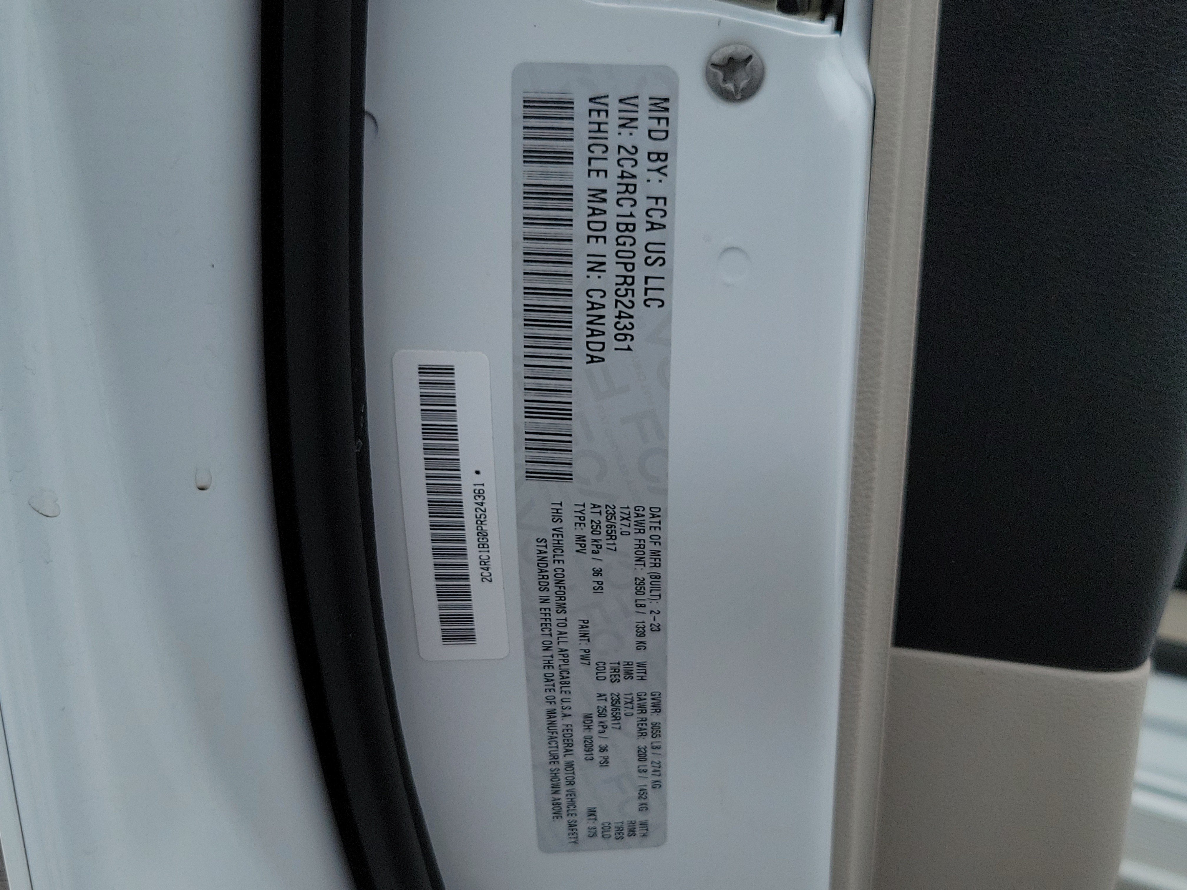 Used 2023 Chrysler Pacifica Touring-L FWD image 33