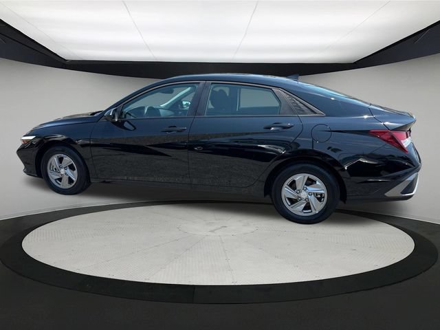 Used 2025 Hyundai Elantra SE FWD video 2