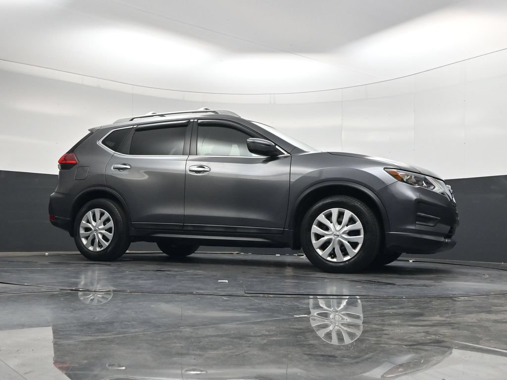 Used 2017 Nissan Rogue S w/ S Appearance Package FWD image 23