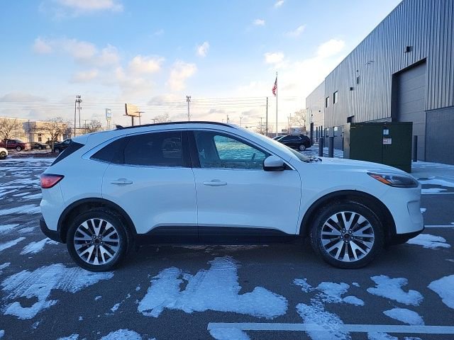 Used 2022 Ford Escape Titanium w/ Class II Trailer Tow Package image 2