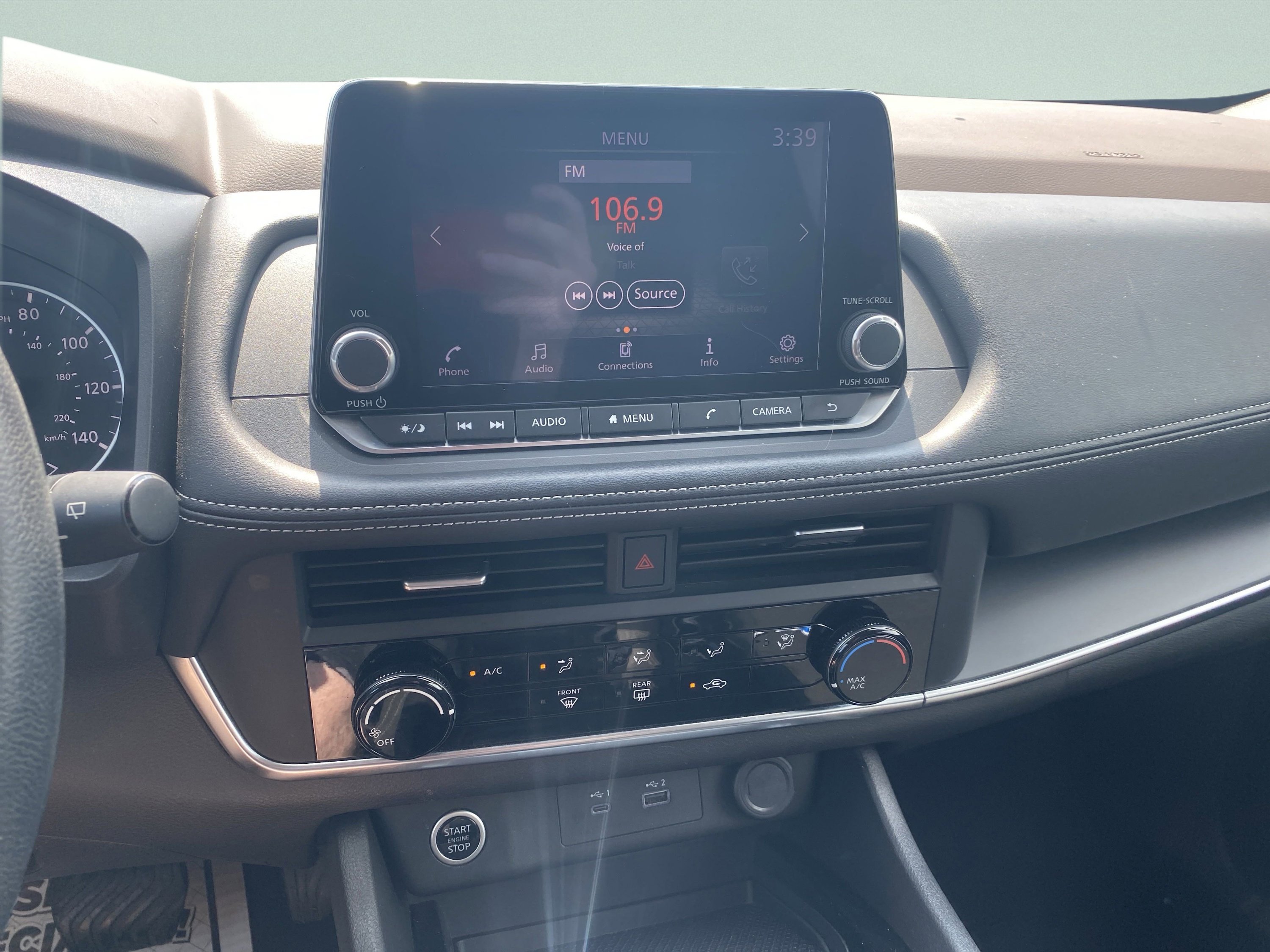 Used 2023 Nissan Rogue S image 23