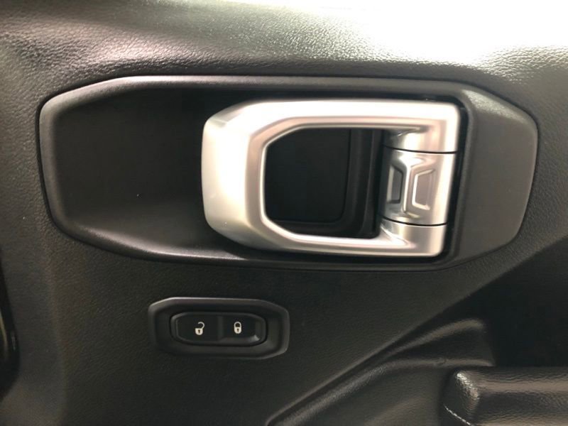 Used 2020 Jeep Wrangler Sport image 12