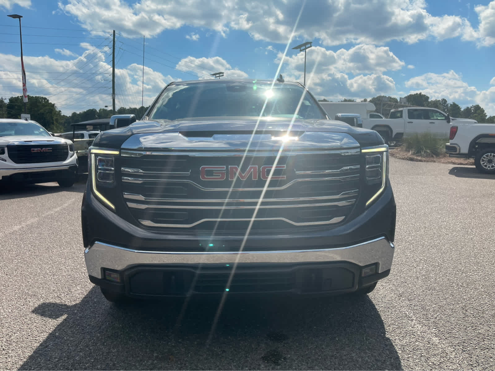 Used 2023 GMC Sierra 1500 SLT w/ SLT Premium Package AWD/4WD image 2