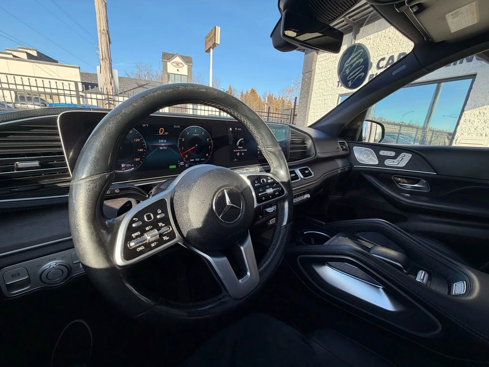 Used 2020 Mercedes-Benz GLS 450 4MATIC image 32
