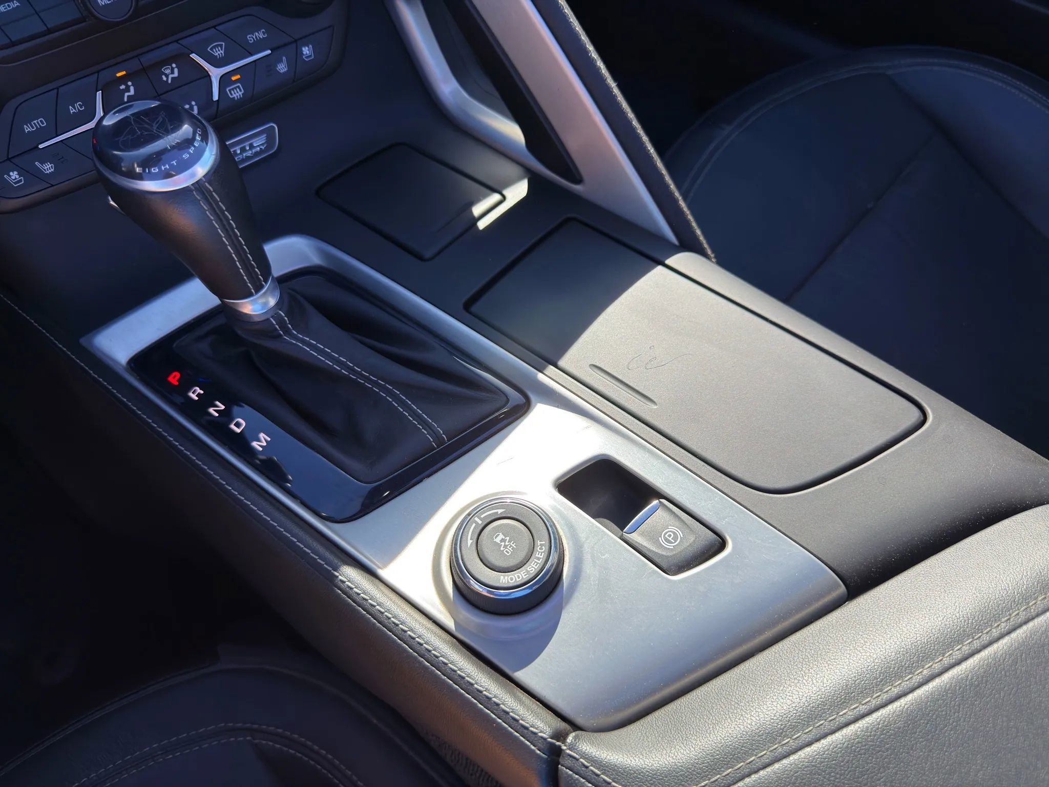 Used 2016 Chevrolet Corvette Stingray Coupe w/ 2LT Preferred Equipment Group image 18