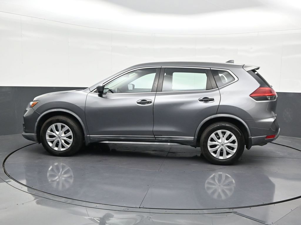 Used 2018 Nissan Rogue S image 2