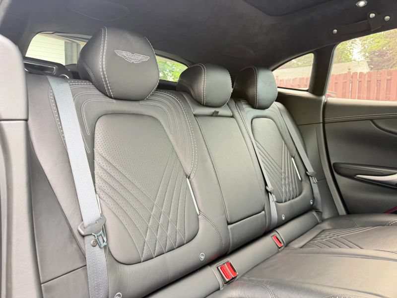Used 2021 Aston Martin DBX AWD/4WD image 28
