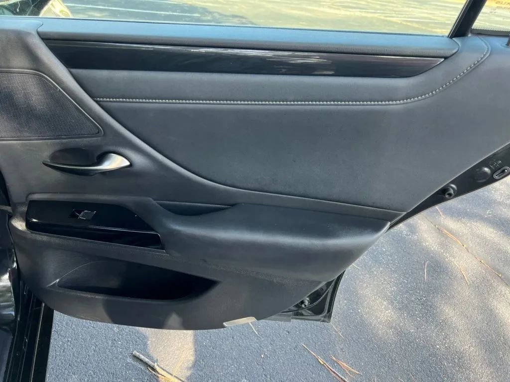 Used 2023 Lexus ES 350 w/ Accessory Package (Z1) FWD image 19