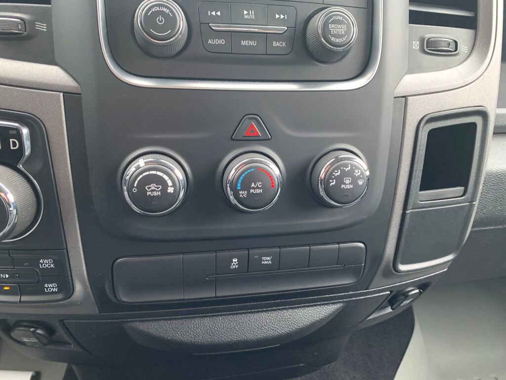 Used 2017 RAM 1500 Express AWD/4WD image 17