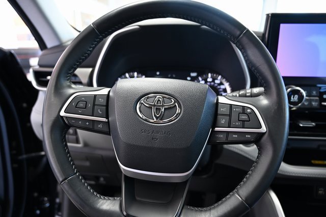 Used 2023 Toyota Highlander XLE image 25