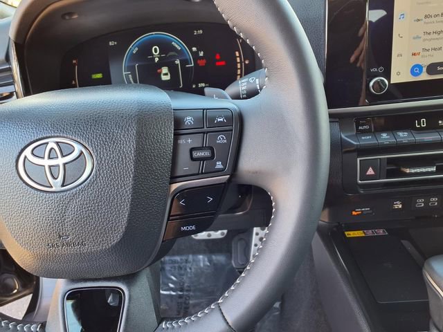 Used 2025 Toyota Camry SE FWD image 16