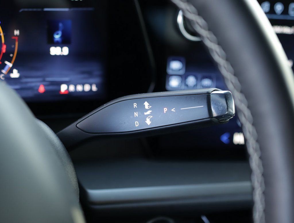 Used 2025 Chevrolet Traverse LT image 21