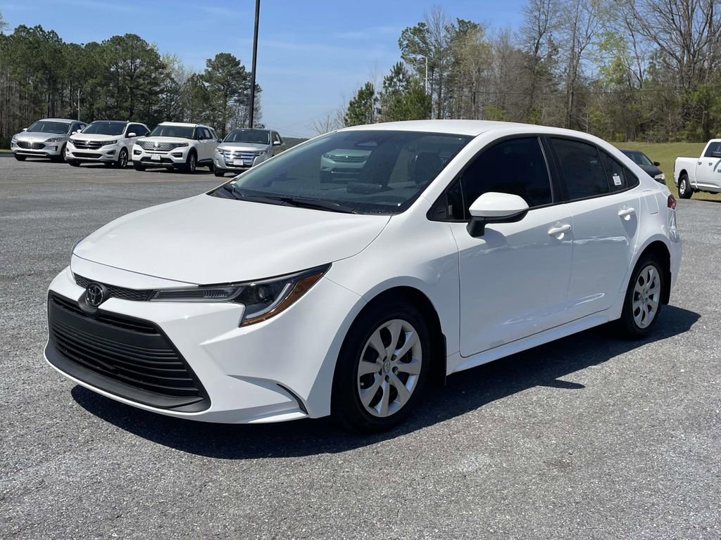Used 2026 Toyota Corolla LE image 6