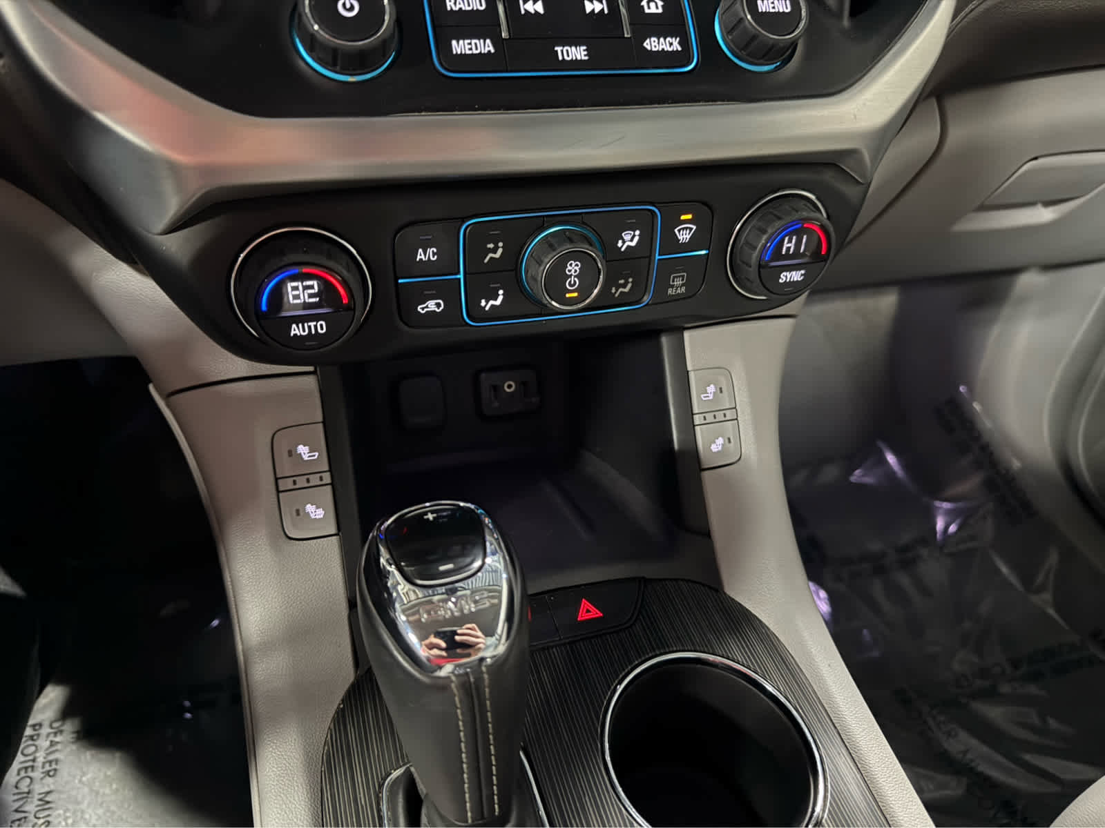 Used 2018 GMC Acadia SLT image 19