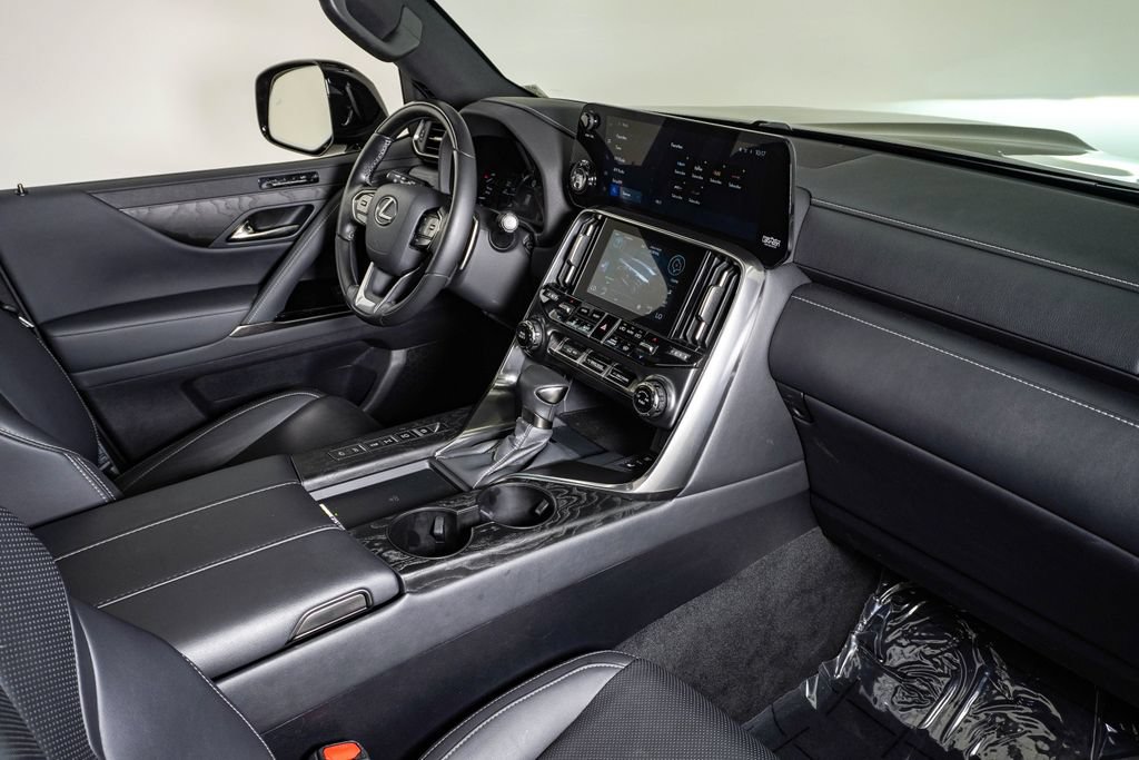 Used 2023 Lexus LX 600 4WD w/ Appearance Package image 15