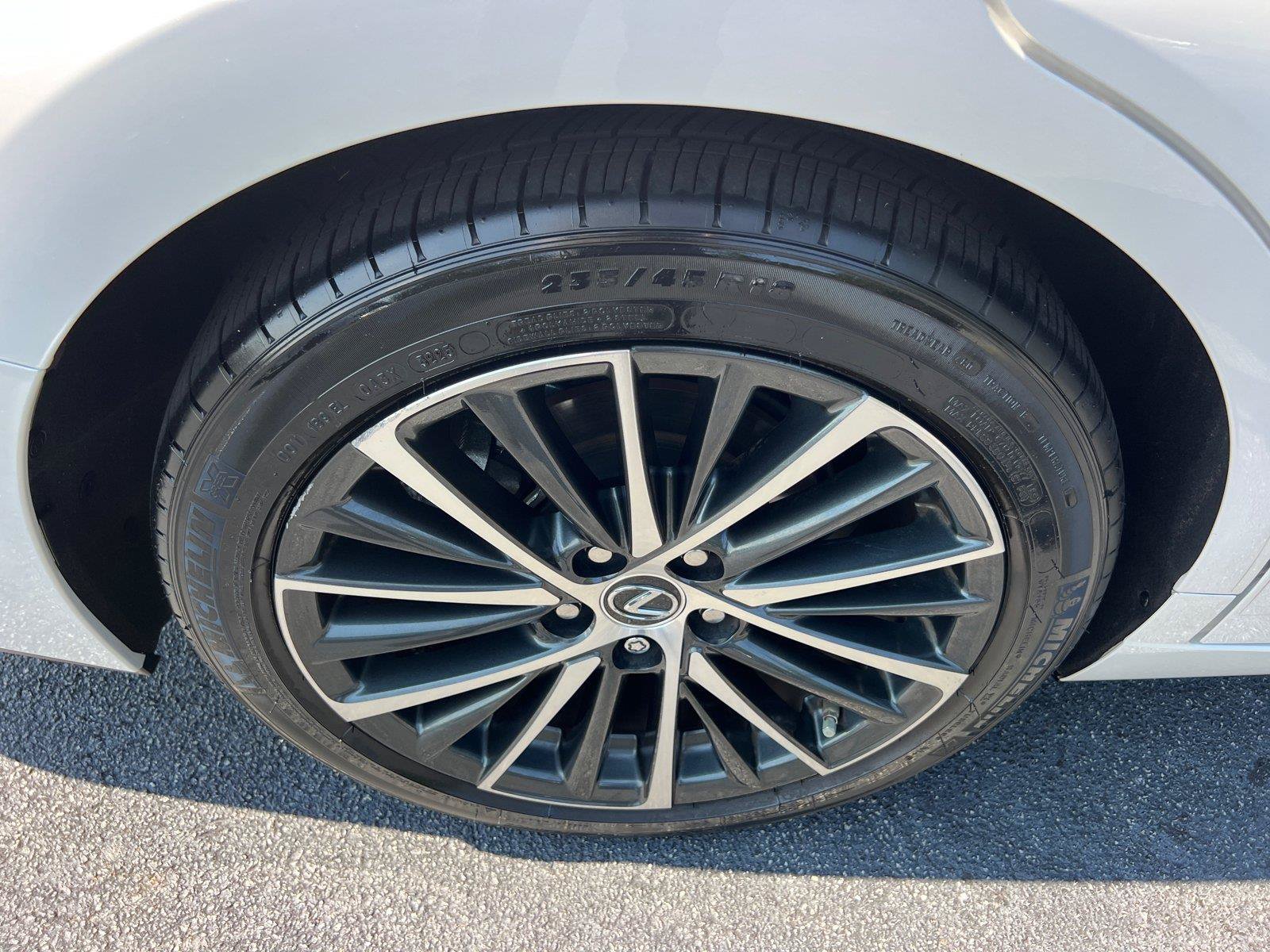 Certified 2025 Lexus ES 350 w/ Premium Package FWD image 17