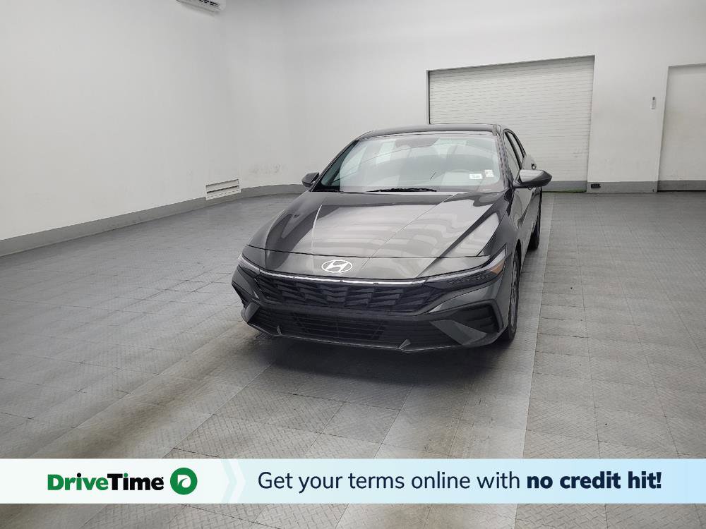 Used 2024 Hyundai Elantra SEL image 1