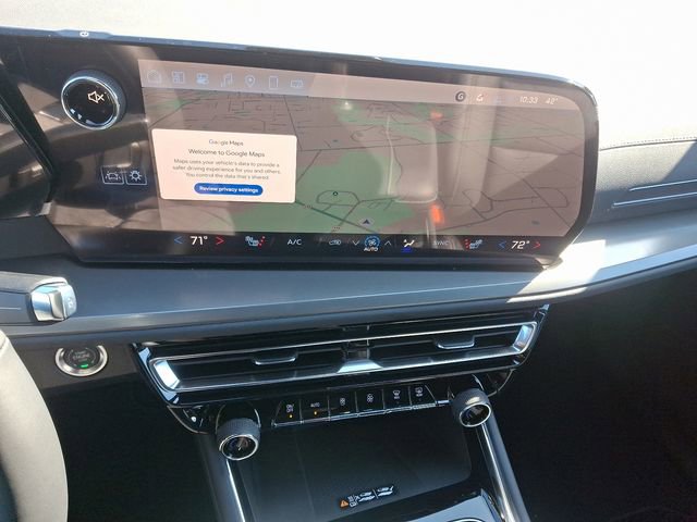 New 2025 Chevrolet Traverse LT w/ Driver Confidence Package FWD image 9