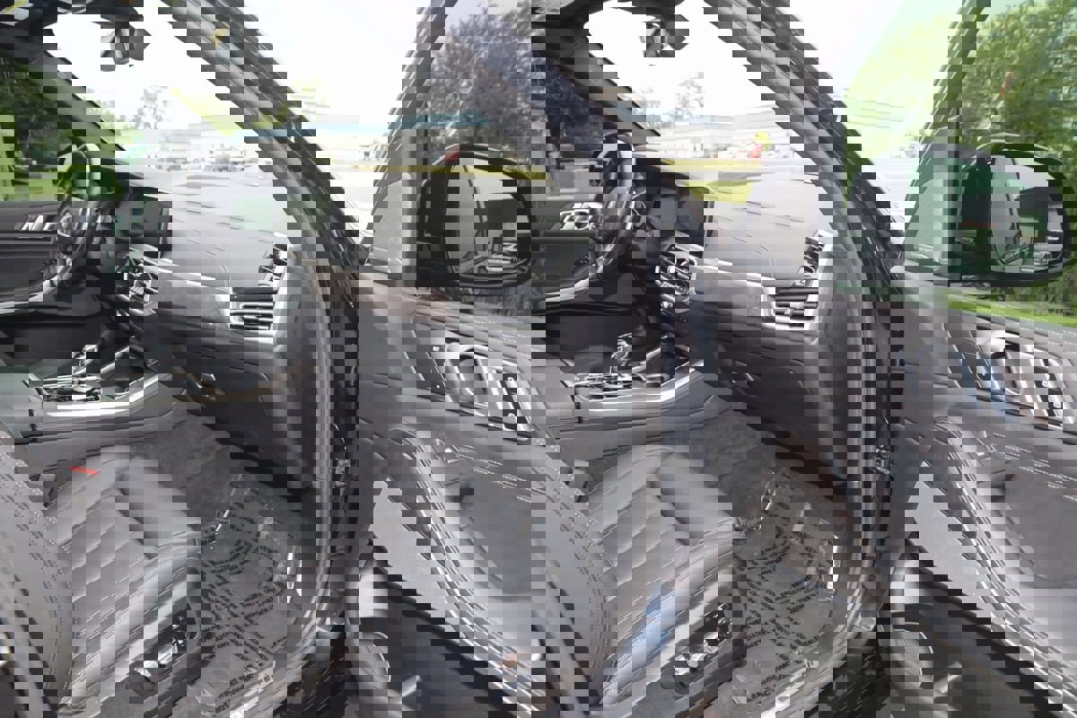 Used 2021 BMW X5 M50i image 64