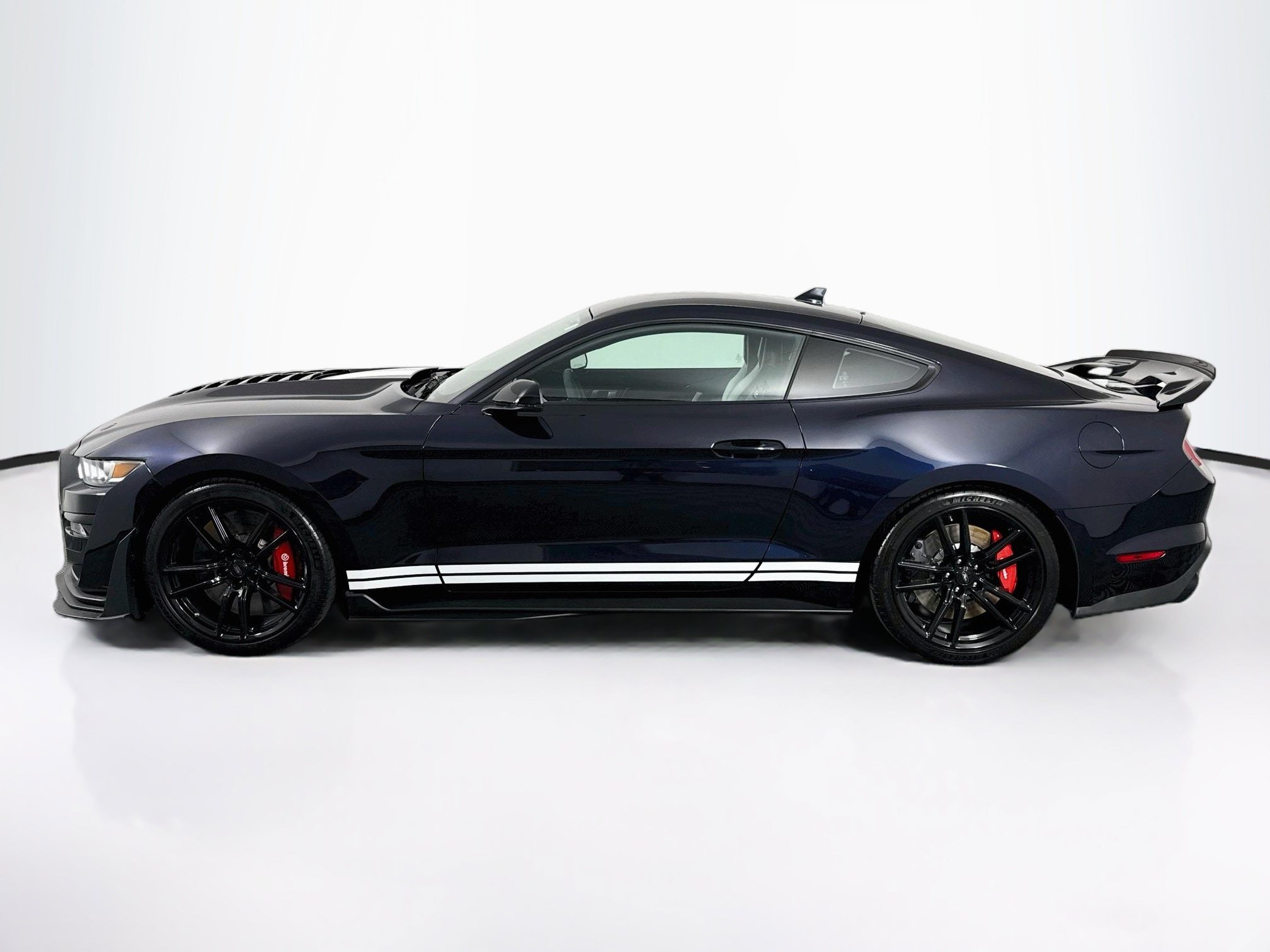 Used 2021 Ford Mustang Shelby GT500 w/ Technology Package RWD image 11