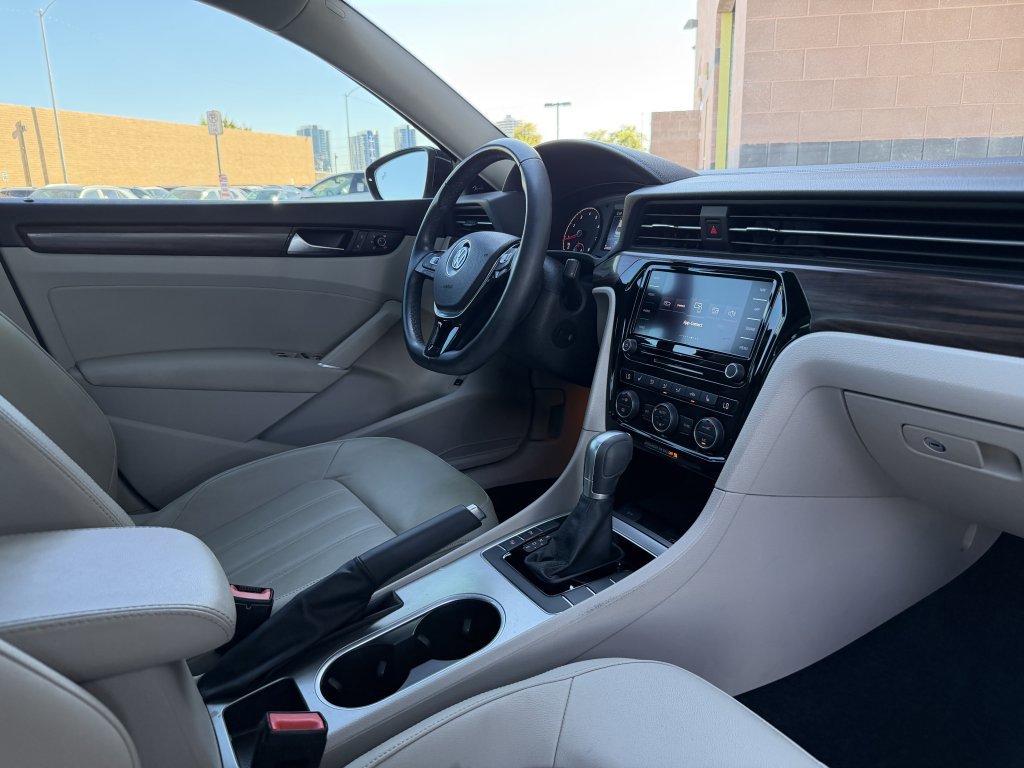Used 2020 Volkswagen Passat 2.0T SEL image 38