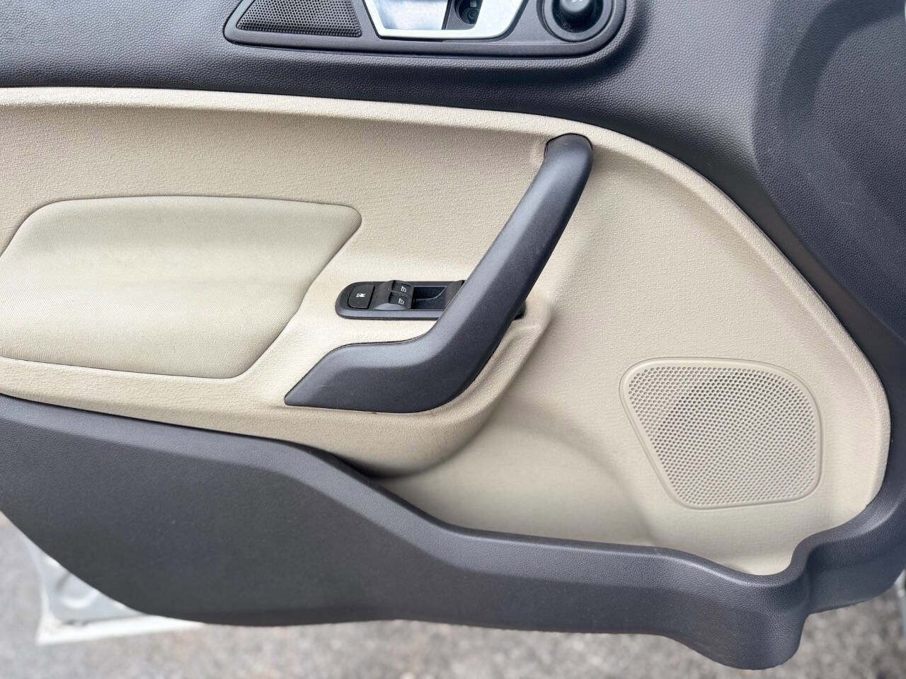 Used 2014 Ford Fiesta SE image 20