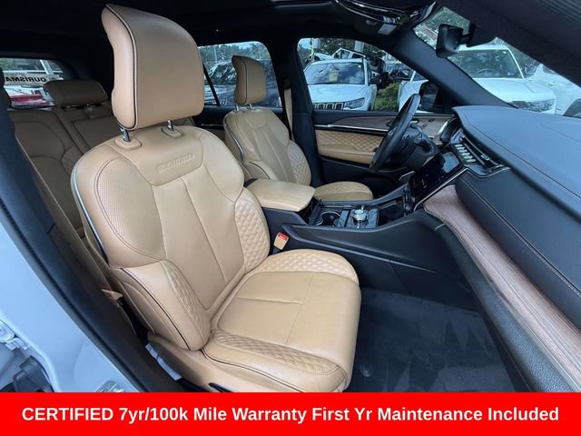 Used 2023 Jeep Grand Cherokee Summit AWD/4WD image 10